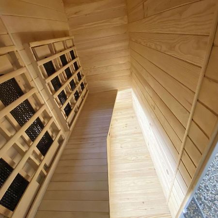 Le Clovis Suites Spa Sauna Reims Esterno foto