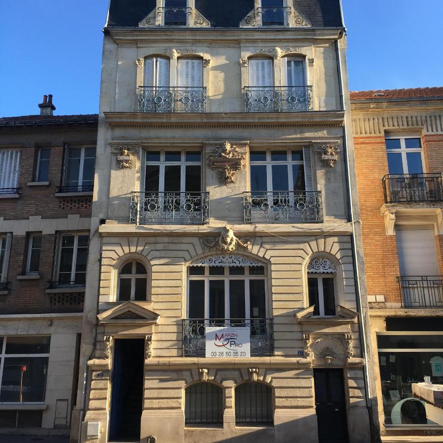 Le Clovis Suites Spa Sauna Reims Esterno foto