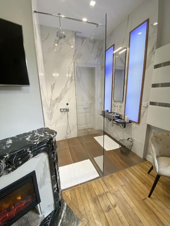 Le Clovis Suites Spa Sauna Reims Esterno foto