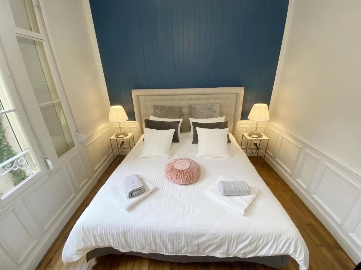 Le Clovis Suites Spa Sauna Reims Esterno foto