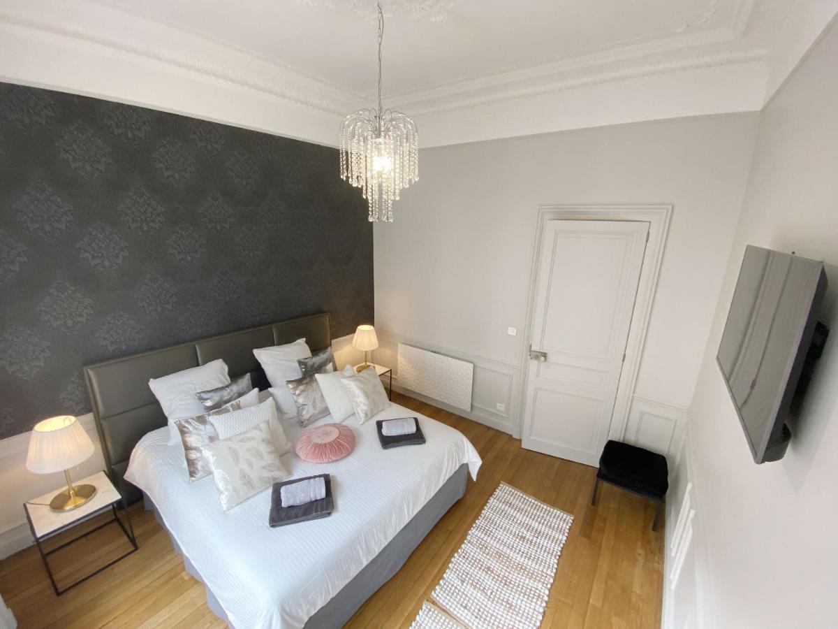 Le Clovis Suites Spa Sauna Reims Esterno foto